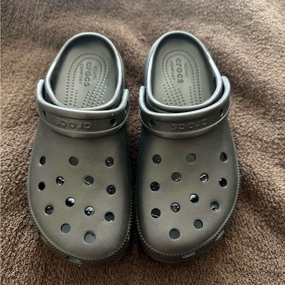 Classic Platform Crocs size 8